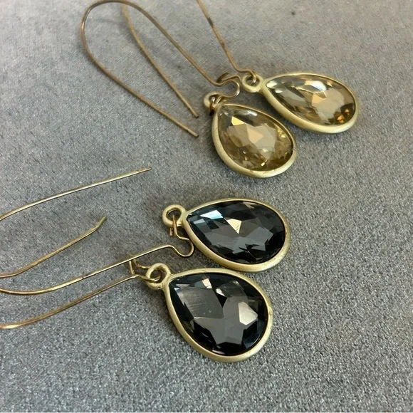🛍3/$20 Gray gold rhinestone teardrop dangling earring set - Picture 3 of 5